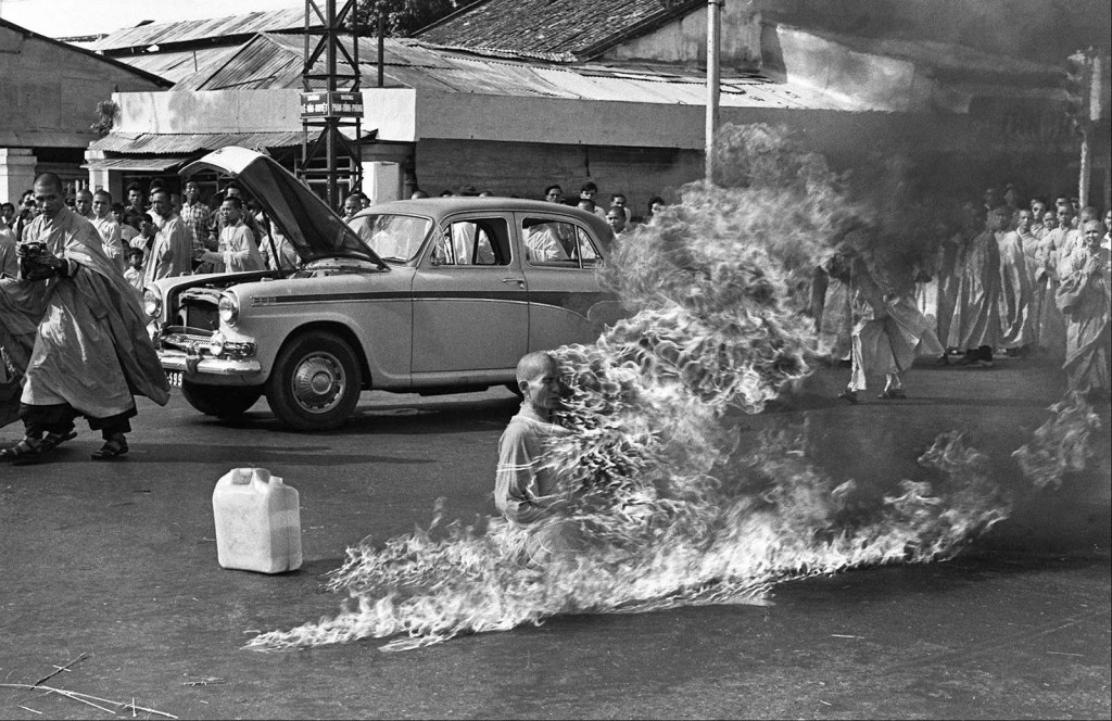 El monje ardiendo, Fotografía tomada por Malcom Browne (1963)