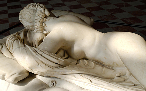 Hermafrodito durmiendo, Copia romana de la tallada por Policles en el s II a.C. Autor desconocido. Museo del Louvre