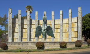 foto-1-juan-de-avalos-monumento-a-su-excelencia-el-jefe-del-estado-1966-bronce-hierro-y-piedra-santa-cruz-de-tenerife-islas-canarias-fuente-wikipedia-org