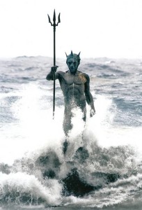 Luis Arencibia Betancort, Neptuno, 2001. Bronce, 4.20 m. Playa de Melenara, Telde, Gran Canaria. Fuente www.esculturaurbana.com