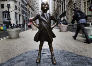 "The Fearless Girl" del artista Kristen Visbal