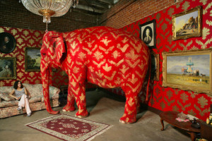 Banksy. Elephant in the room. 2006. Los Angeles, Estados Unidos