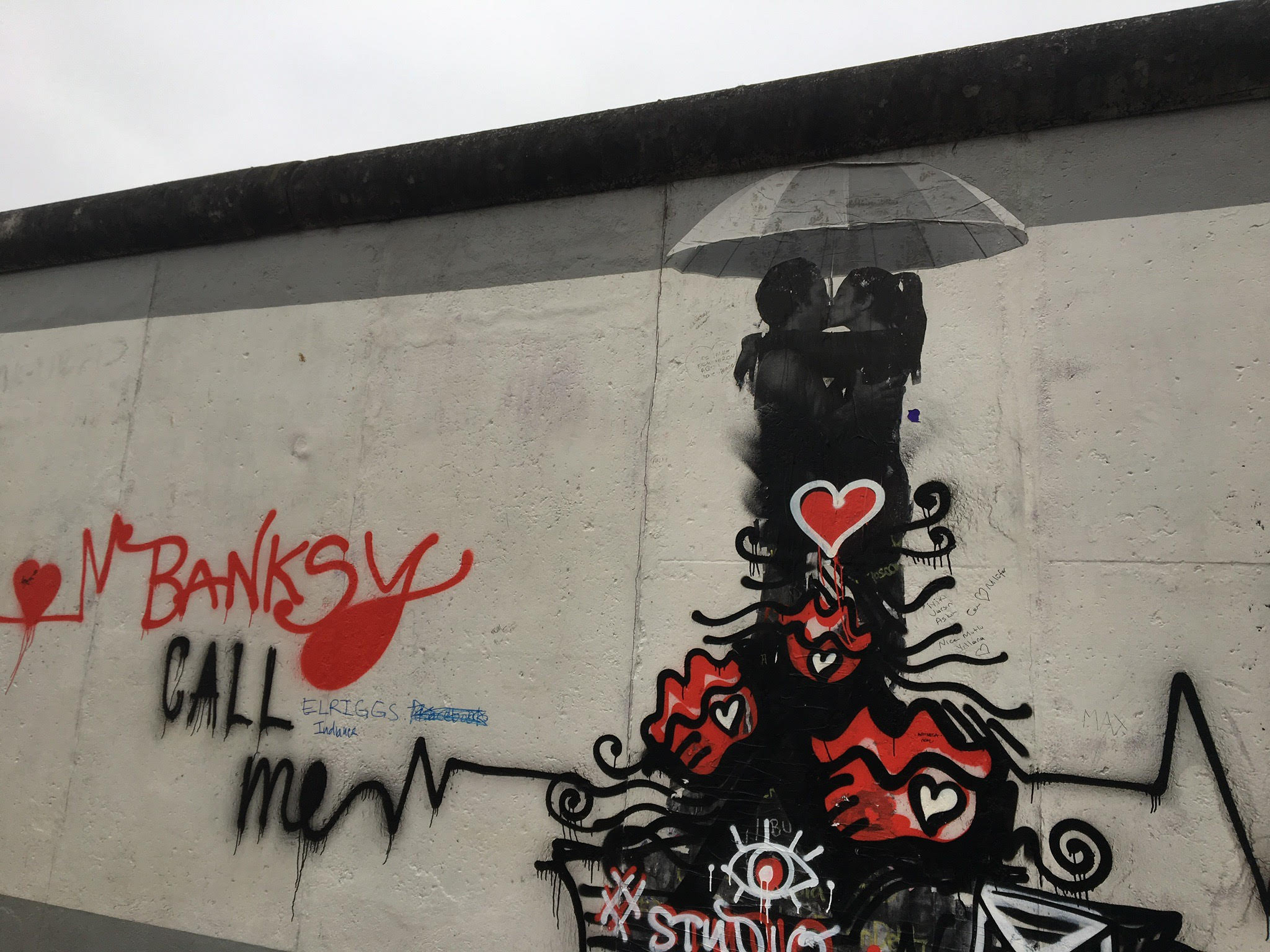 Graffiti de Banksy, East Side Gallery.